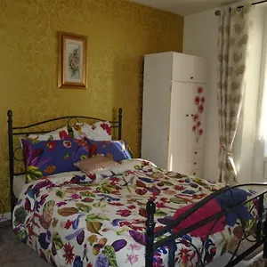  Couette-café Joli Jardin D'hotes